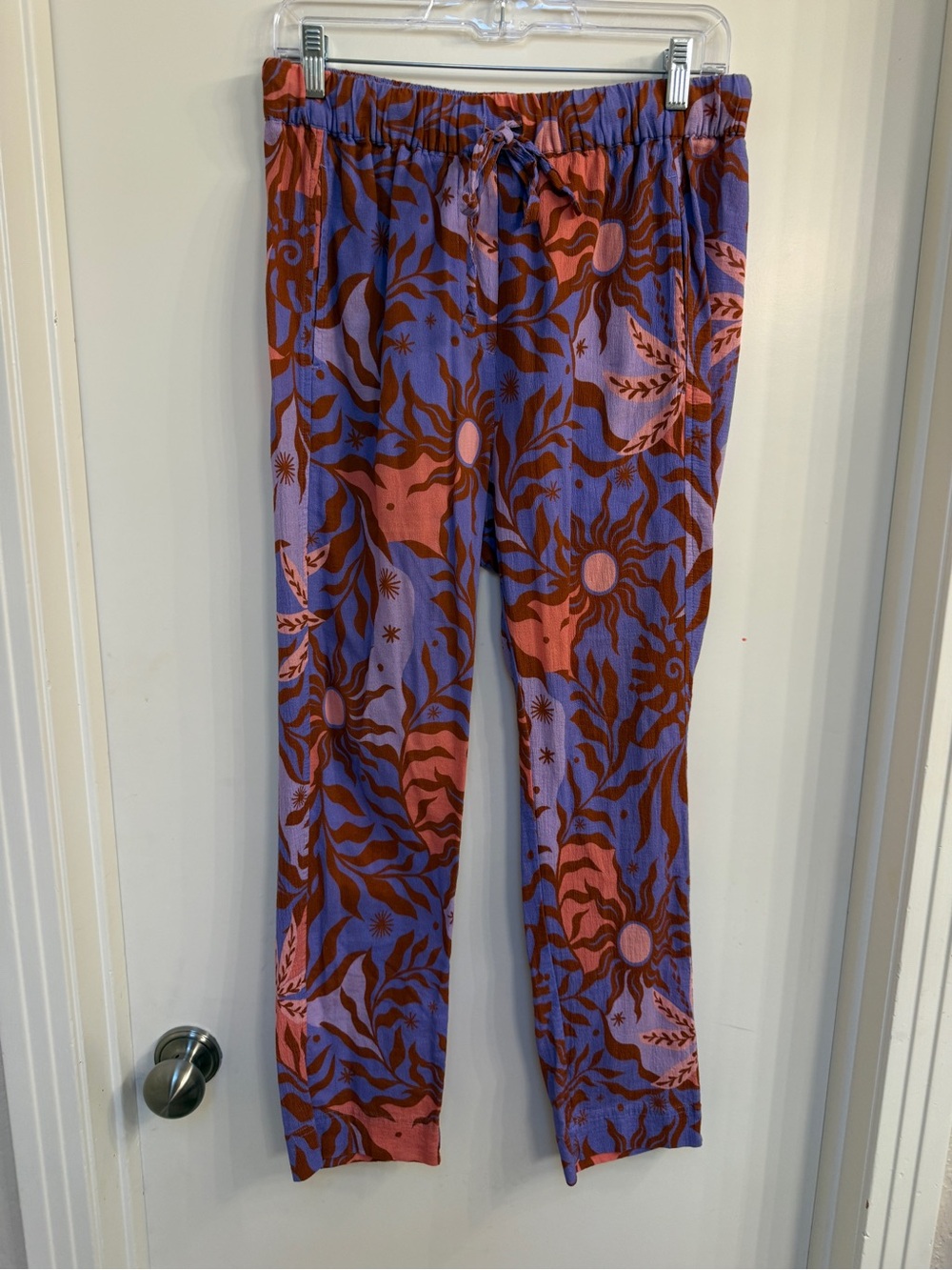 Xirena Purple & Rust sun Printed Lounge Pants. Small